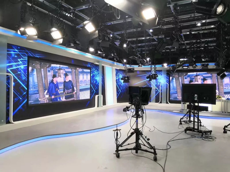 4K īpaši augstas izšķirtspējas konverģences mediju apraides studija (342 ㎡) ir piegādāta lietošanai Xinjiang Television5